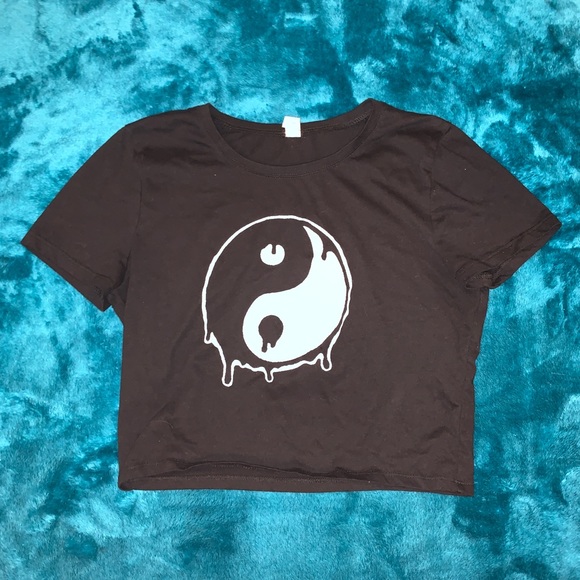 Tops - Yin yang crop top